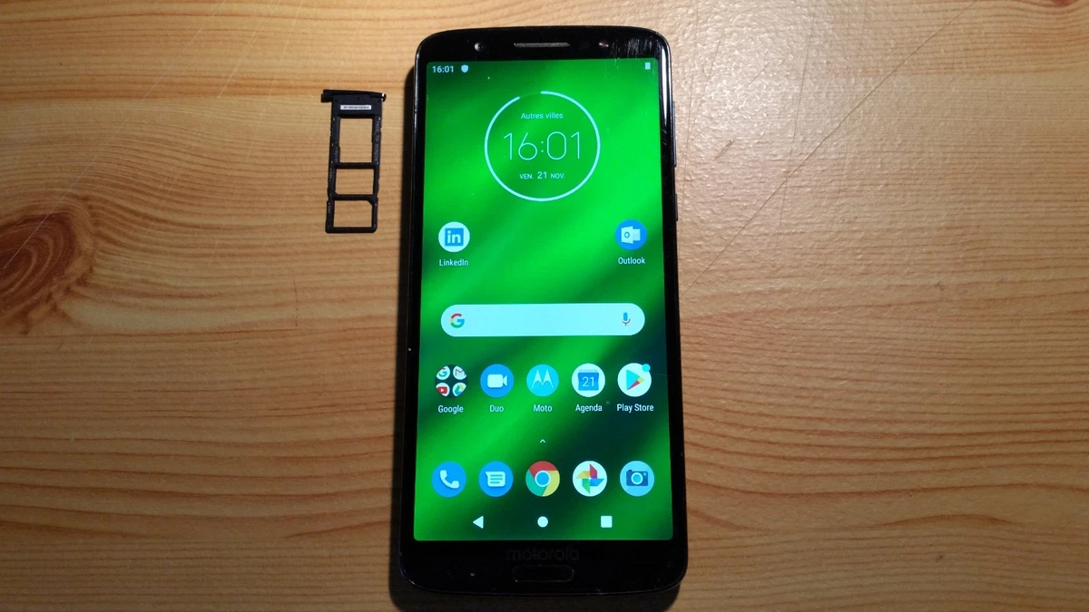 Téléphone Portable Motorola EM326G Glissant Noir - Débloqué Pour Net10, Avec Appareil Photo 1.2 Mpx
