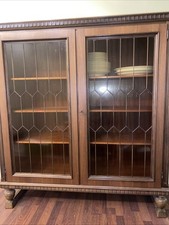 Vitrine Mahagoni 50er Jahre - Glastüren  8 Fächer - Schöne Schnitzereien