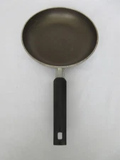 vintage Wear-Ever 8-Inch Aluminum Non-Stick Skillet Fry Pan, Black handle