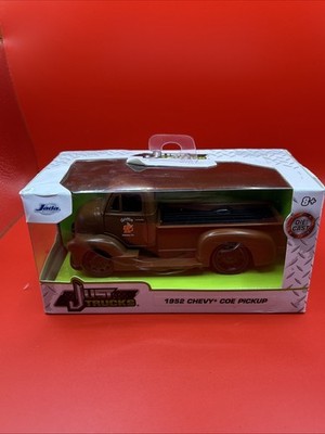 Jada Just Trucks 1952 Chevy GM COE Pickup Griffin Industry Co Brown Dictates NIB