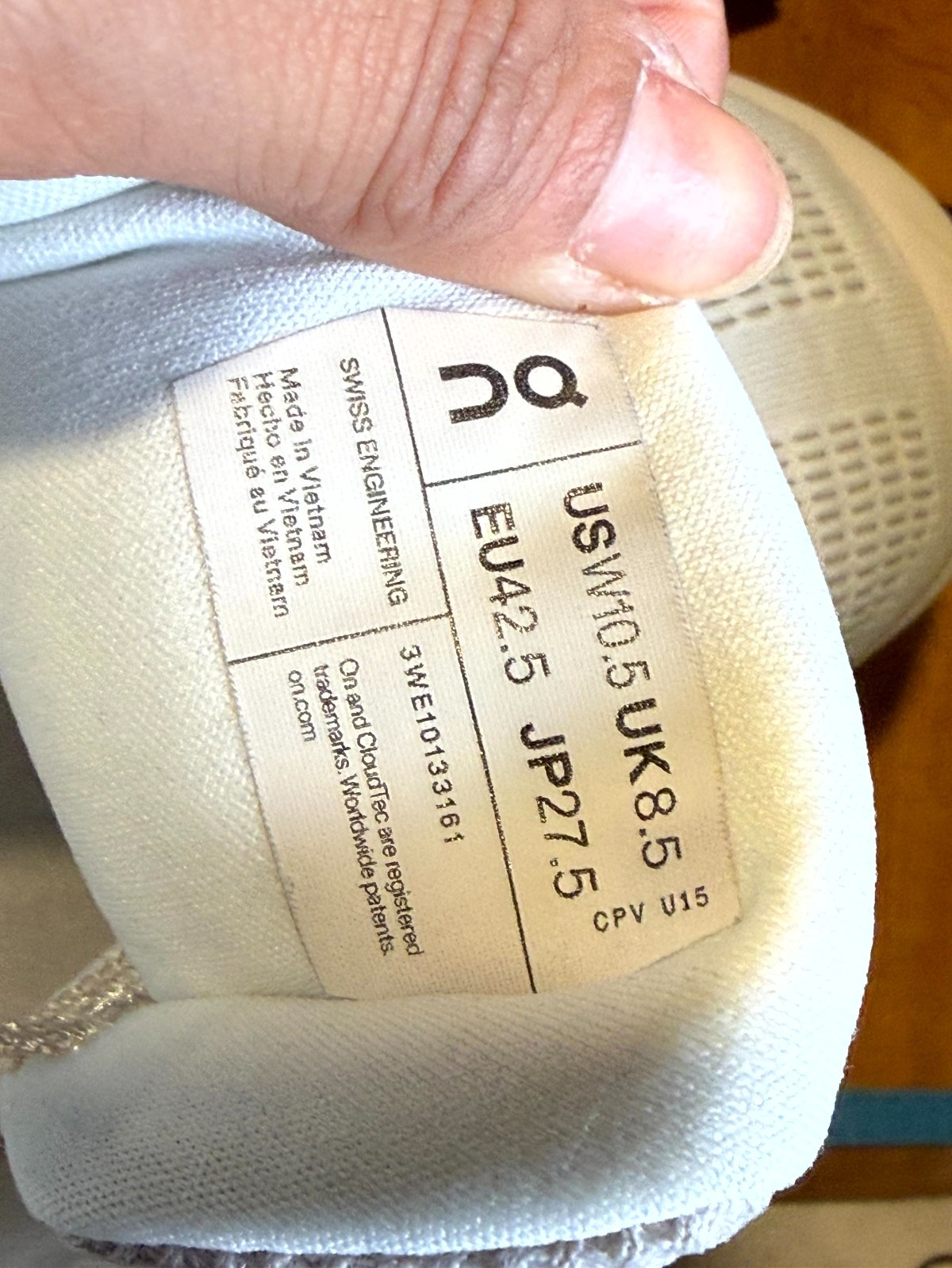 On Running Cloudrunner 2 3WE10133161 Athletic Sne… - image 10