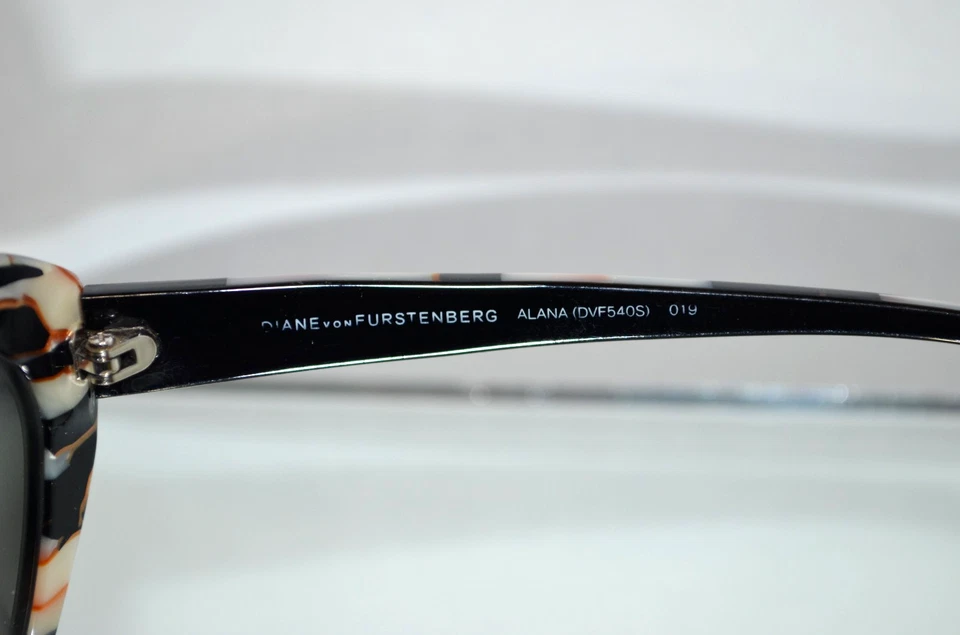 BEAUTIFUL Diane von Furstenberg "Alana" Sunglasses Cat Eye Black/ Marble DVF540S - Image 3 of 4