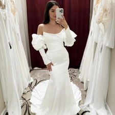 Simple Satin Mermaid Wedding Dress With Detachable Sleeves Strapless Bridal Gown