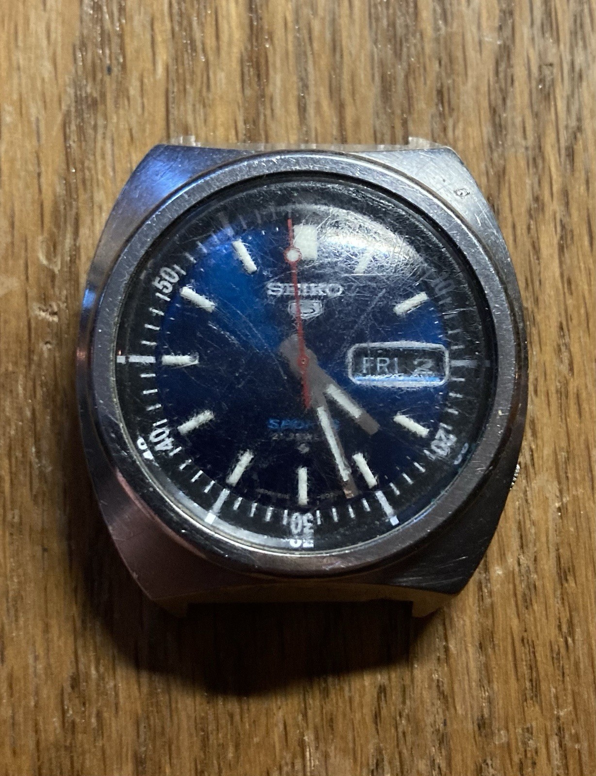 Seiko 6119-6023 Running Dial Engraved Cosmetic Condition Sad Blue 5 - vintagewatches.pk