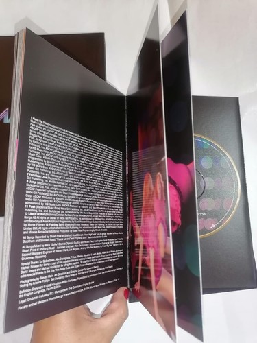 MADONNA CONFESSIONS ON A DANCE FLOOR LIMITED EDITION CD+BOOK+NOTEBOOK LIKE NEW - Picture 6 of 10