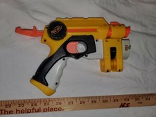 Nerf Nite Finder Blaster Pistol Laser Light Yellow w/ x20 Nerf Darts - Used
