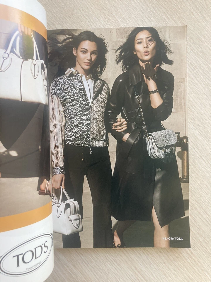 vogue Turkey March 2019 Alexandra Micu / Fast Shipping Worldwide Foto 2 de 4