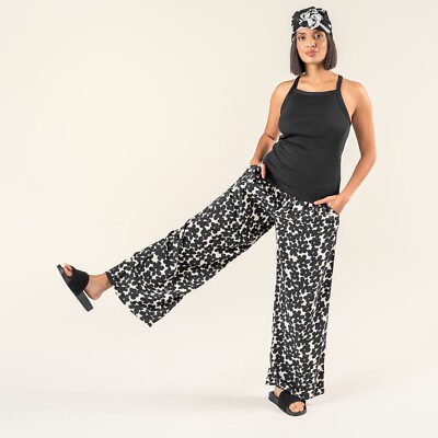 Living Crafts Damen Flatter Sommer Hose Malou black  100 % Viskose leicht neu