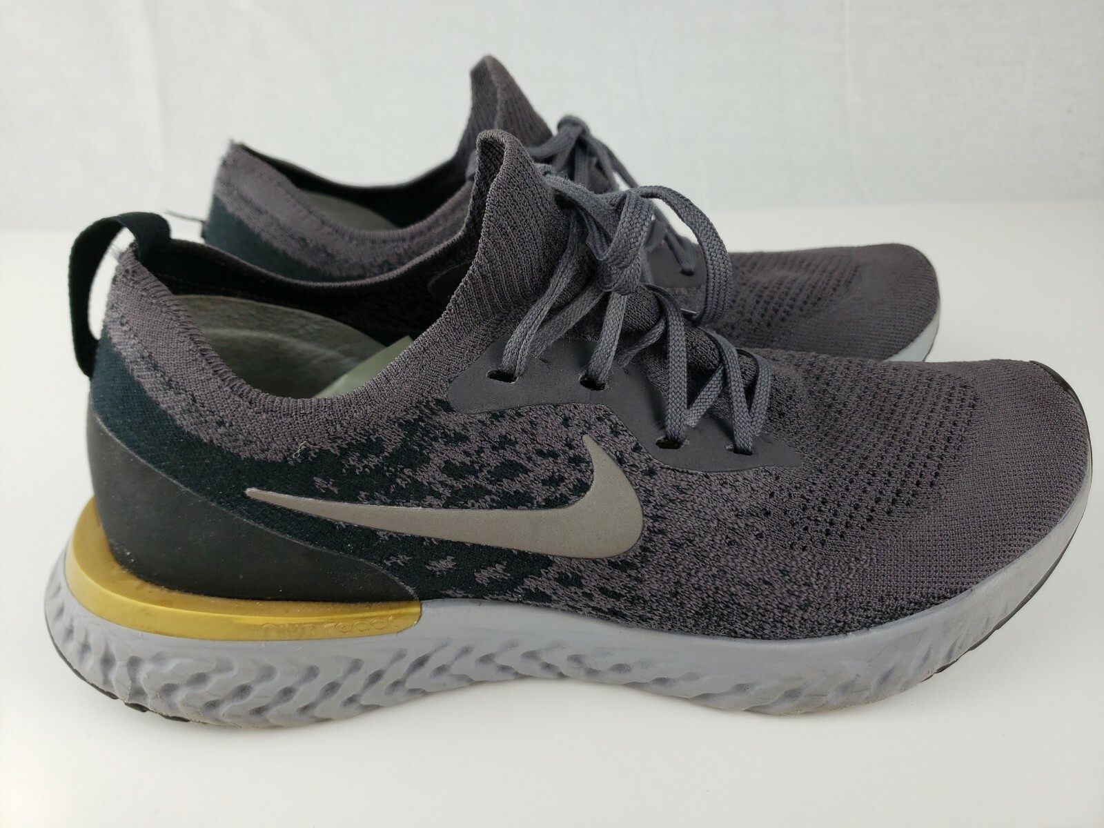Size 9.5 - Nike Epic React Flyknit 