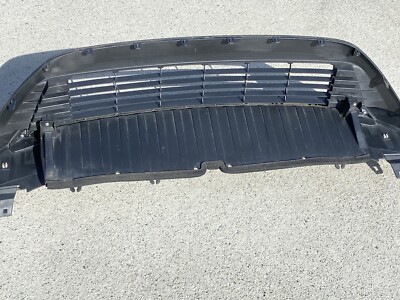 S。 2018 2019 Toyota Prius C Front Bumper lower Valance 52129-52180