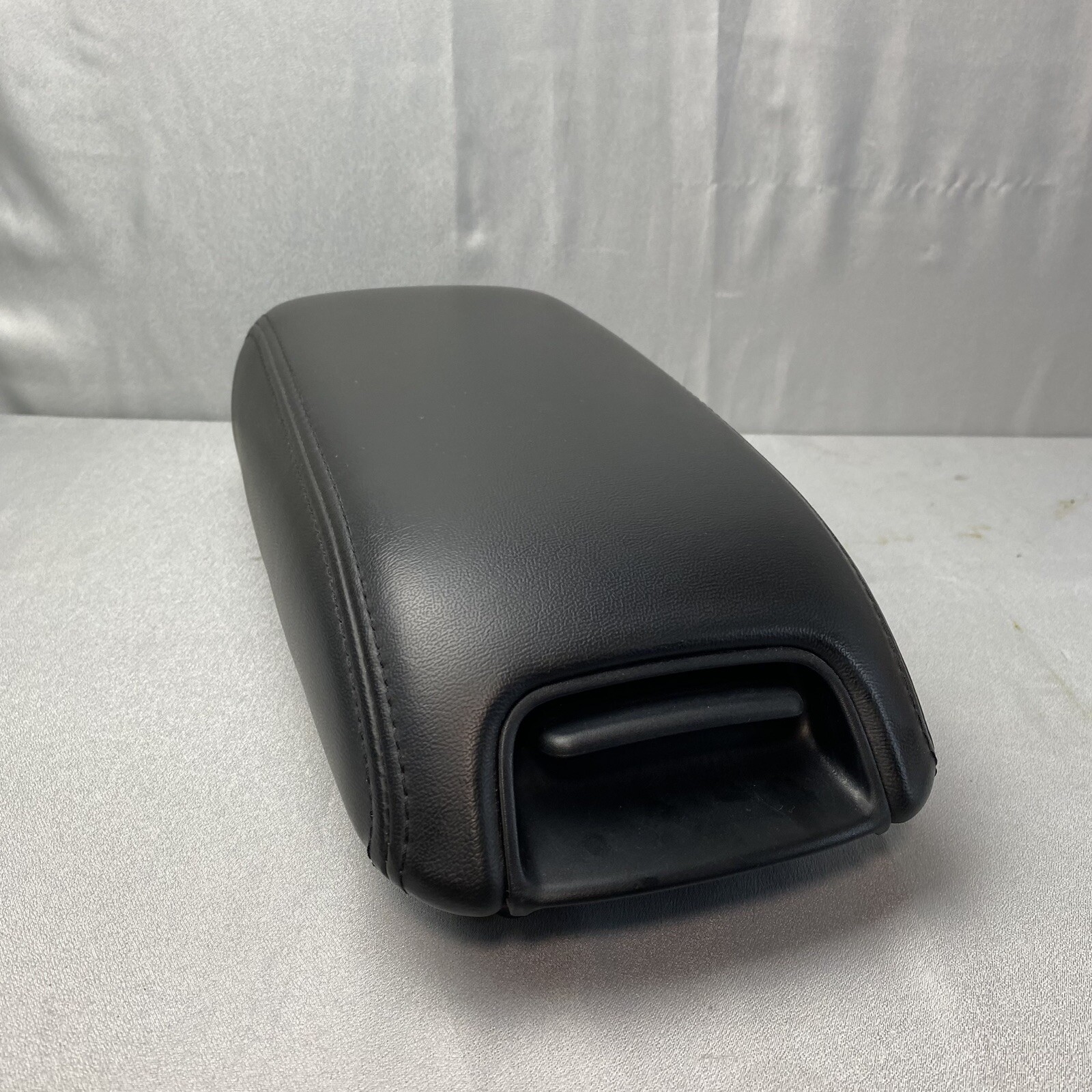 2011 2020 Dodge Journey Center Console Lid Armrest Sliding Black