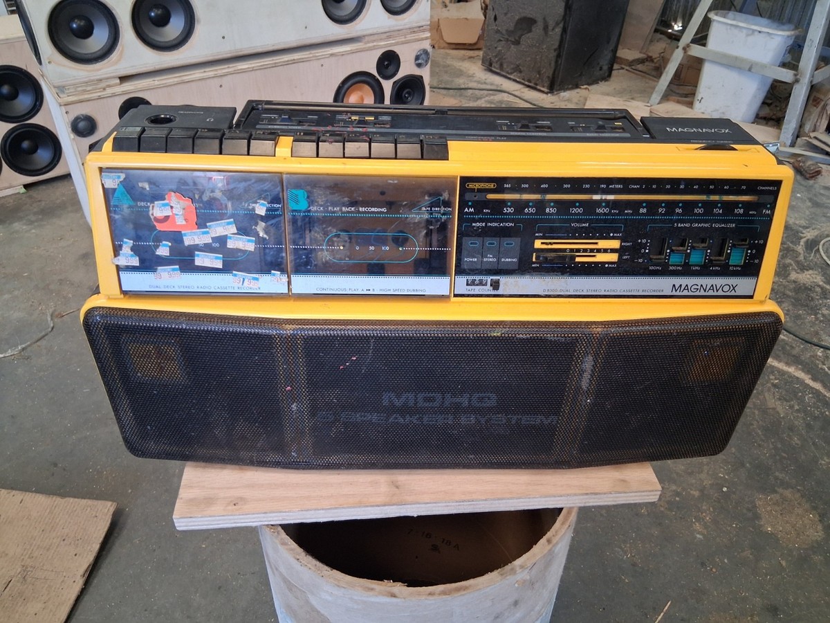 2 Magnavox D8300 Dual Cass Boombox AM/FM Radio 5 Band EQ Headphone