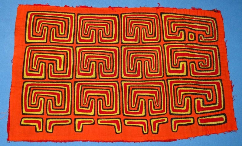 M63 - Kuna Mola - Geometric Maze - San Blas Islands - Panama