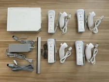 White Nintendo Wii video game system- up to 4 controllers RVL-001 FAST SHIPPING