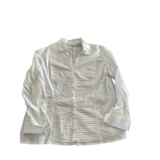 Chico  s Womens Tuxedo style white shirt size 3 Excellent Condition