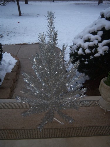 RETRO VTG NICE MCM 4FT"EVERGLEAM" BRANCHES SILVER ALUMINUM XMAS TREE #109 - Picture 7 of 16