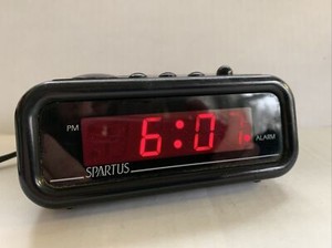 Spartus Red Led Plug-in Alarm Clock Model: 1146 Vintage black Works Excellent 