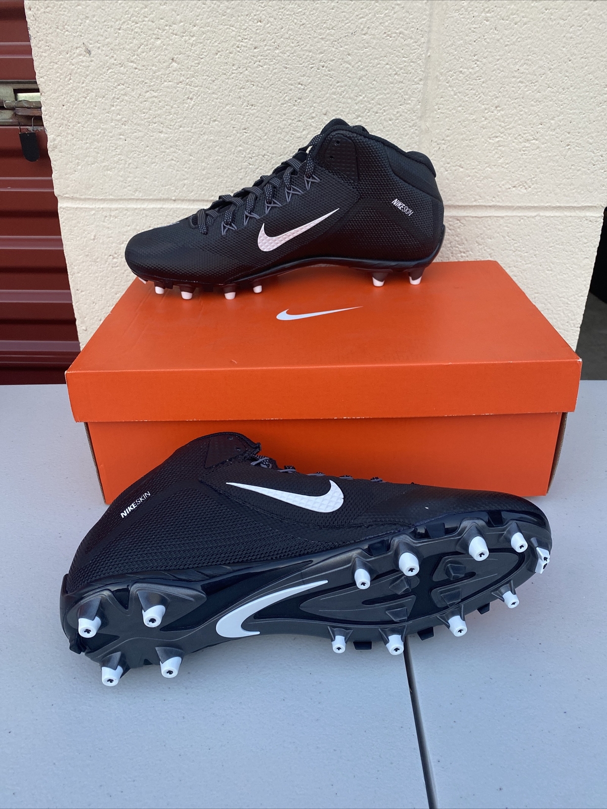 nike molded football cleats