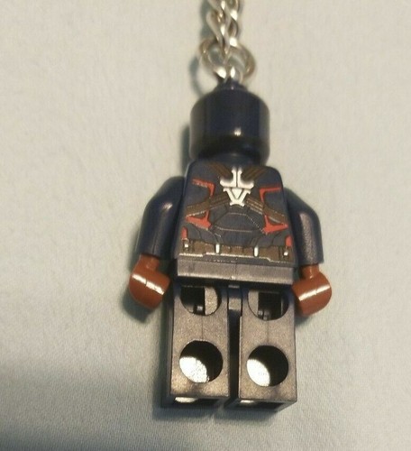 LEGO CAPTAIN AMERICA MINIFIGURE KEYCHAIN 853593 KEYRING KEY CHAIN RING - Picture 4 of 4