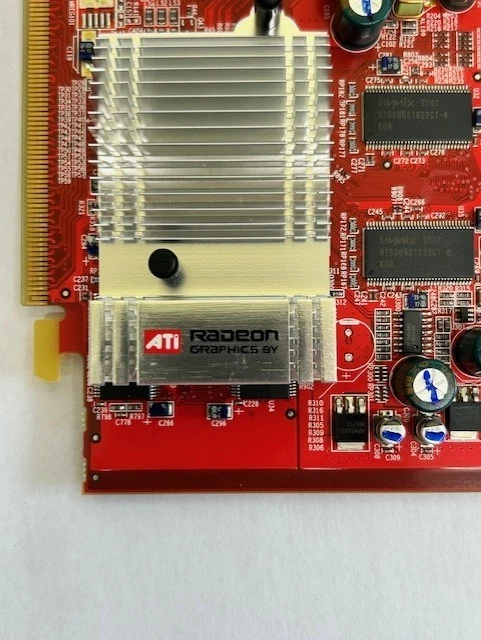 256MB Sapphire ATi Radeon X600 VGA / Video-Out PCI-e Graphics Video Card - Image 3 of 4