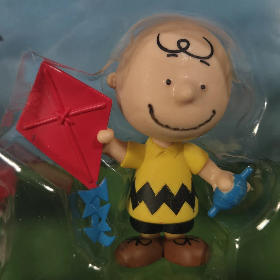 Juego de figuras de coleccionista Just Play Peanuts Charlie Brown Snoopy Lucy Pigpen Linus Foto 3 de 4