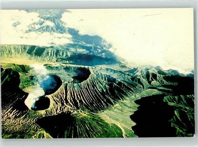 10570018 - Bromo Krater met de Zandzee Java Vulkan