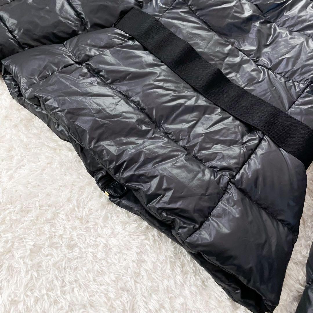 USED EXCELLENT CONDITION NEAR IC TAG! VERSACE 2-WAY DOWN JACKET IN GOLD MEDUSA thumbnail 8