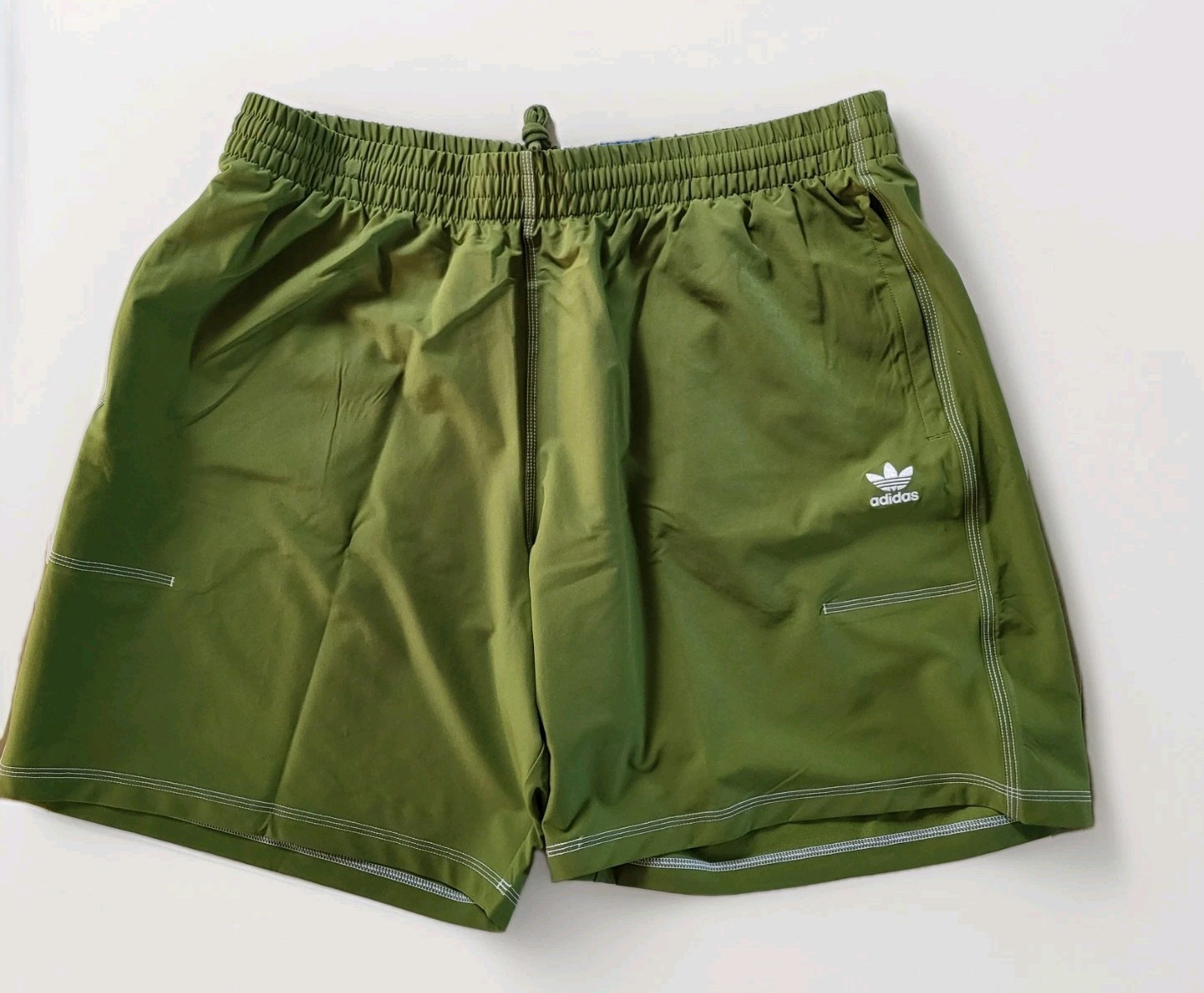 Adidas Originals Woven shorts Trefoil Logo Mens size 2XL Olive KA8540