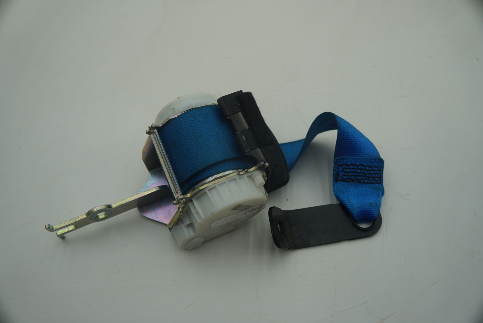 Rear Left or Right Seat Belt Retractor Blue 72117348565 OEM BMW i8 2014-17