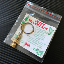 VINTAGE 70s? METAL WALES LUCKY WELSH LADY KEYRING SOUVENIR BAG CHARM PIXIE