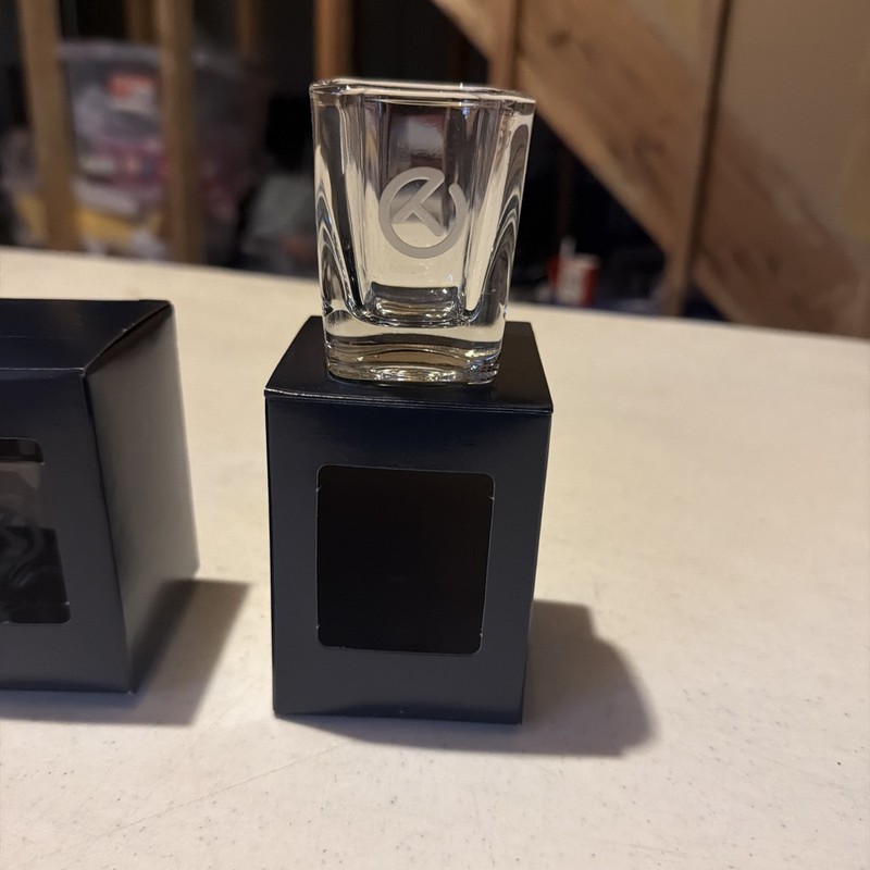 New SCOTTY CAMERON Circle T Shot Glasses 2 Pack 2 oz Square CT Shot Glass