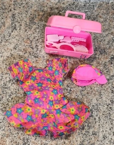 Vintage 1992 Barbie Caboodles Dress Hat Makeup Box & Accessories