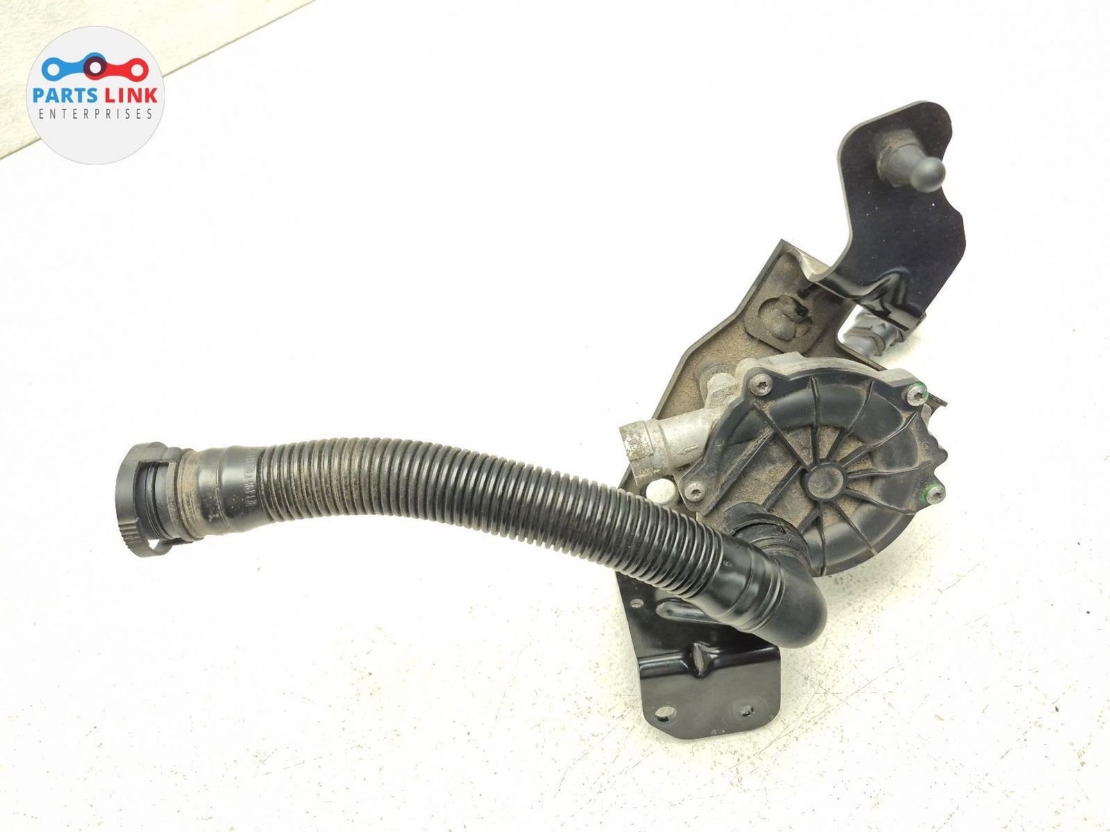 2016-20 BENTLEY BENTAYGA LEFT AUX WATER ENGINE MOTOR COOLANT PUMP 6.0L W12 636