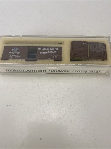 Tren InterMountain escala N AAR BOXCAR 65718-02 Pittsburgh & Erie P&LE 35052 | Zustand: New
