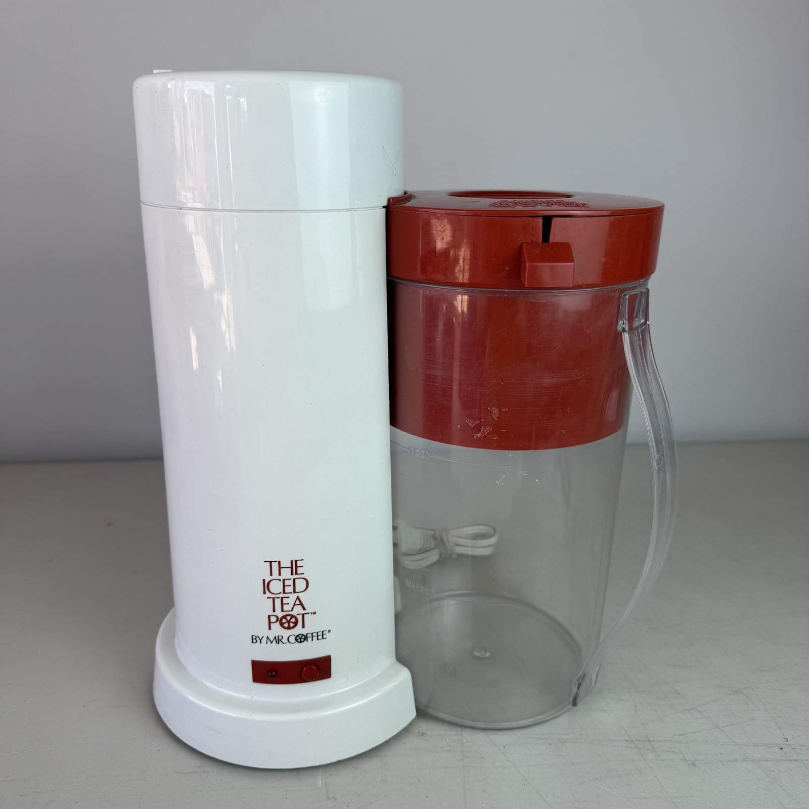 Classic - The Iced Tea Pot by Mr Coffee Model TM1. Makes 2 Quarts. Complete