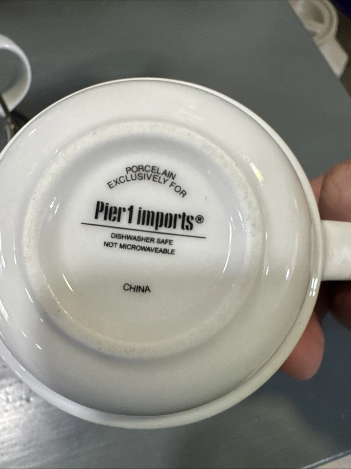 Pier 1 One Imports 4 tazas de té de café apilables blancas y doradas con estante de metal Foto 4 de 4