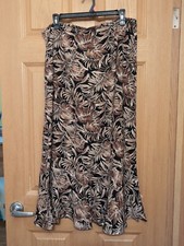 Sag Harbor Women's Sz 16 Midi Trumpet Skirt W/ Tropical Pattern