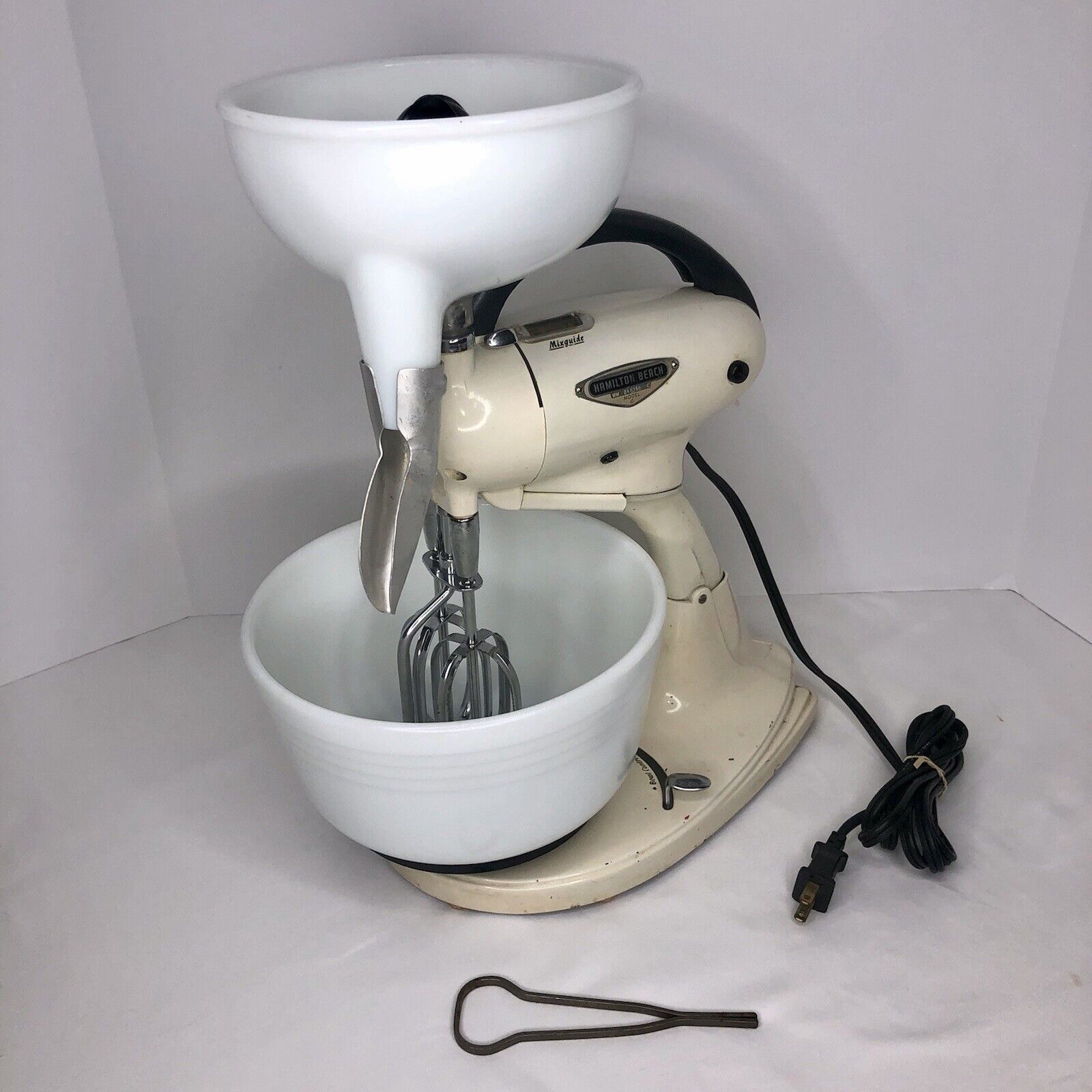 Grandma's Vintage 1940s Hamilton Beach Mixer & Juicer + Attachments! for  Sale in Gilbert, AZ - OfferUp