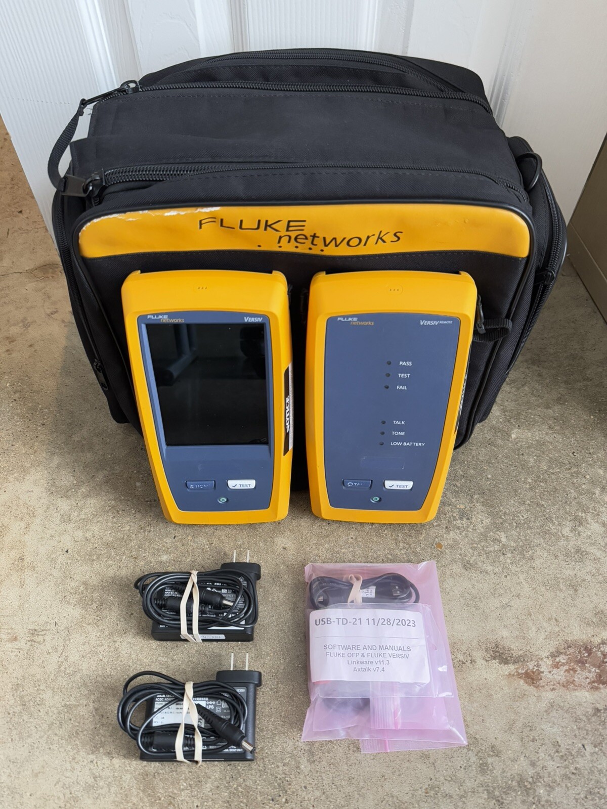 FLUKE NETWORKS VERSIV MAINFRAME & REMOTE W/ BAG & ACCESSORIES (FREE SHIPPING)