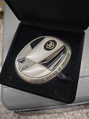 Cadillac Heritage of Ownership メダル Cadillac Heritage of Ownership Grille Badge Emblem Medallion in