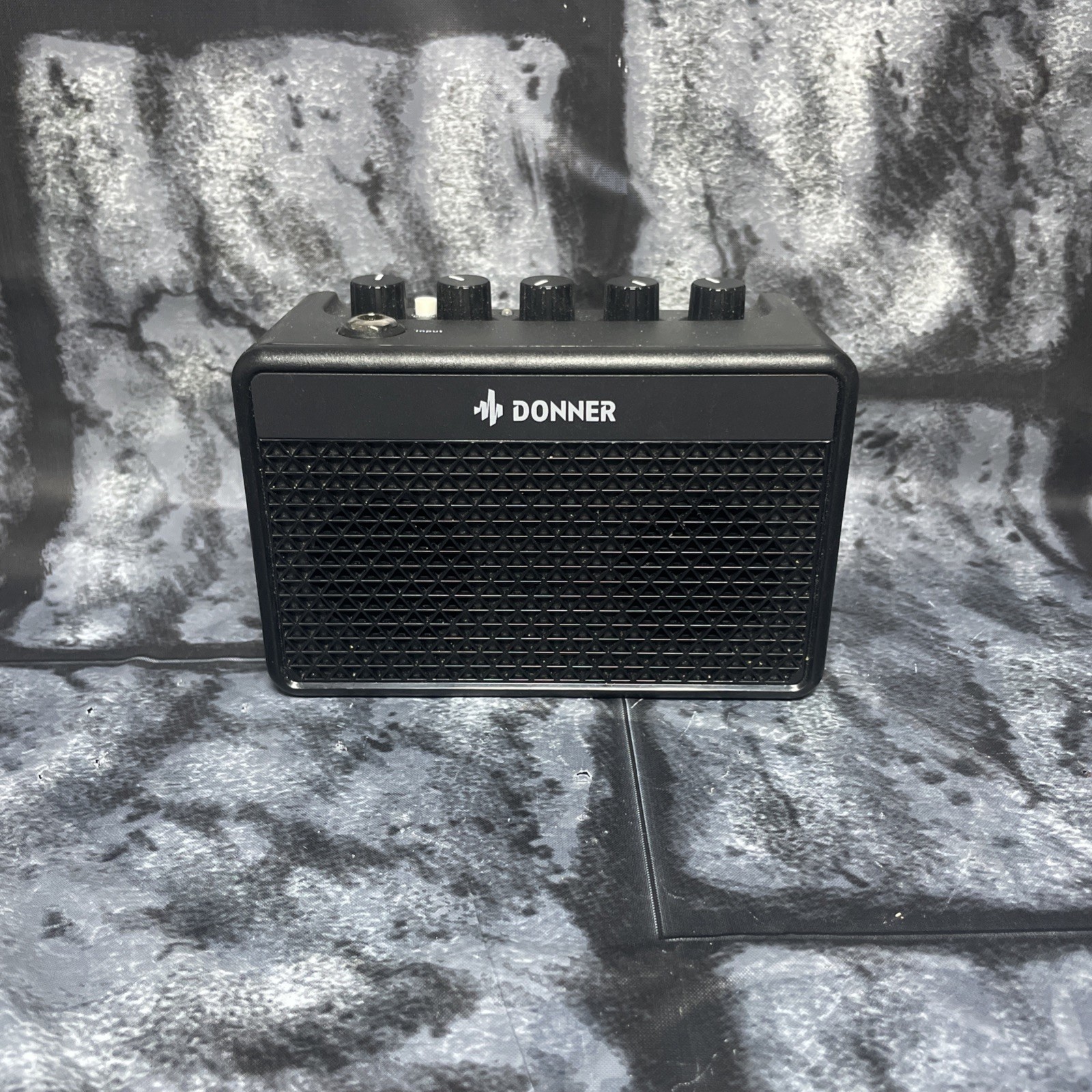 Donner Guitar Amp Small Electric Amplifier 5W Practice Amp (No Power Cord)