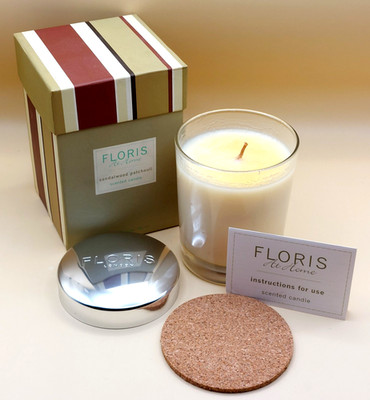 J. FLORIS - FLORIS AT HOME SANDALWOOD PATCHOULI - 175 GR CANDLE DUFTKERZE