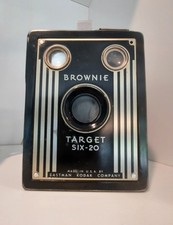 Vintage Eastman Kodak Brownie Target Six-20 Camera Mfd 40's To 50's. Collectable