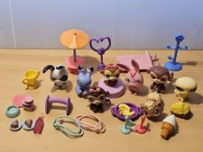 Lot of Littlest Pet Shop Figures  Set Pieces Accessories