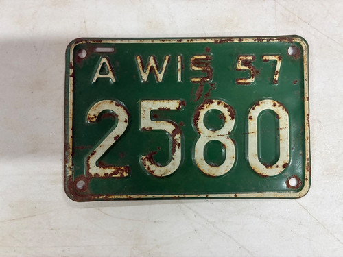 1957 WISCONSIN MOTORCYCLE LICENSE PLATE WI WIS HARLEY DAVIDSON HD CYCLE 2580