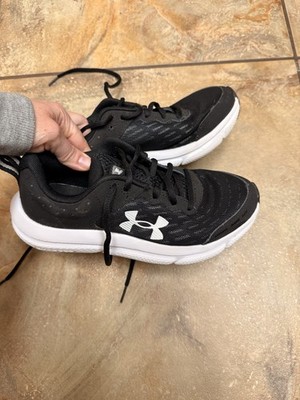 Gently Used Size 5 Youth Under Armour Boys' Grade School Assert 10  Shoes