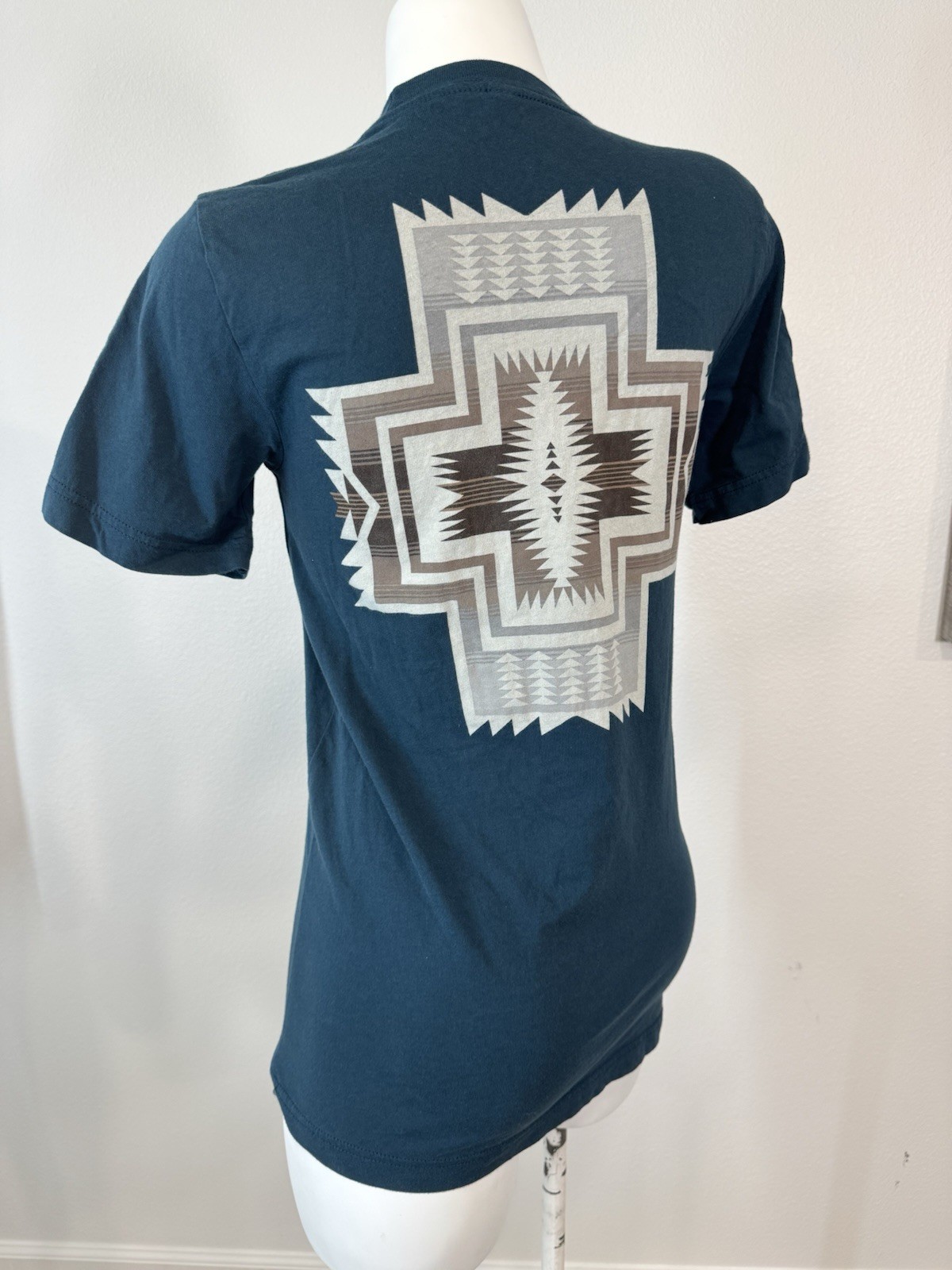 Pendleton Harding Pattern T-Shirt 100% Cotton Gra… - image 1