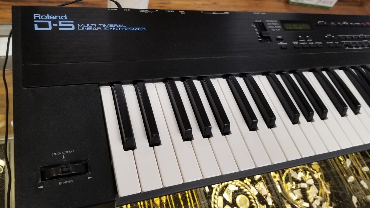 Roland D-5 Multi Timbral Linear Synthesizer Keyboard 61 Key AS-IS 