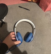 Beats Solo wired on-ear headphones – blue & white – with pouch