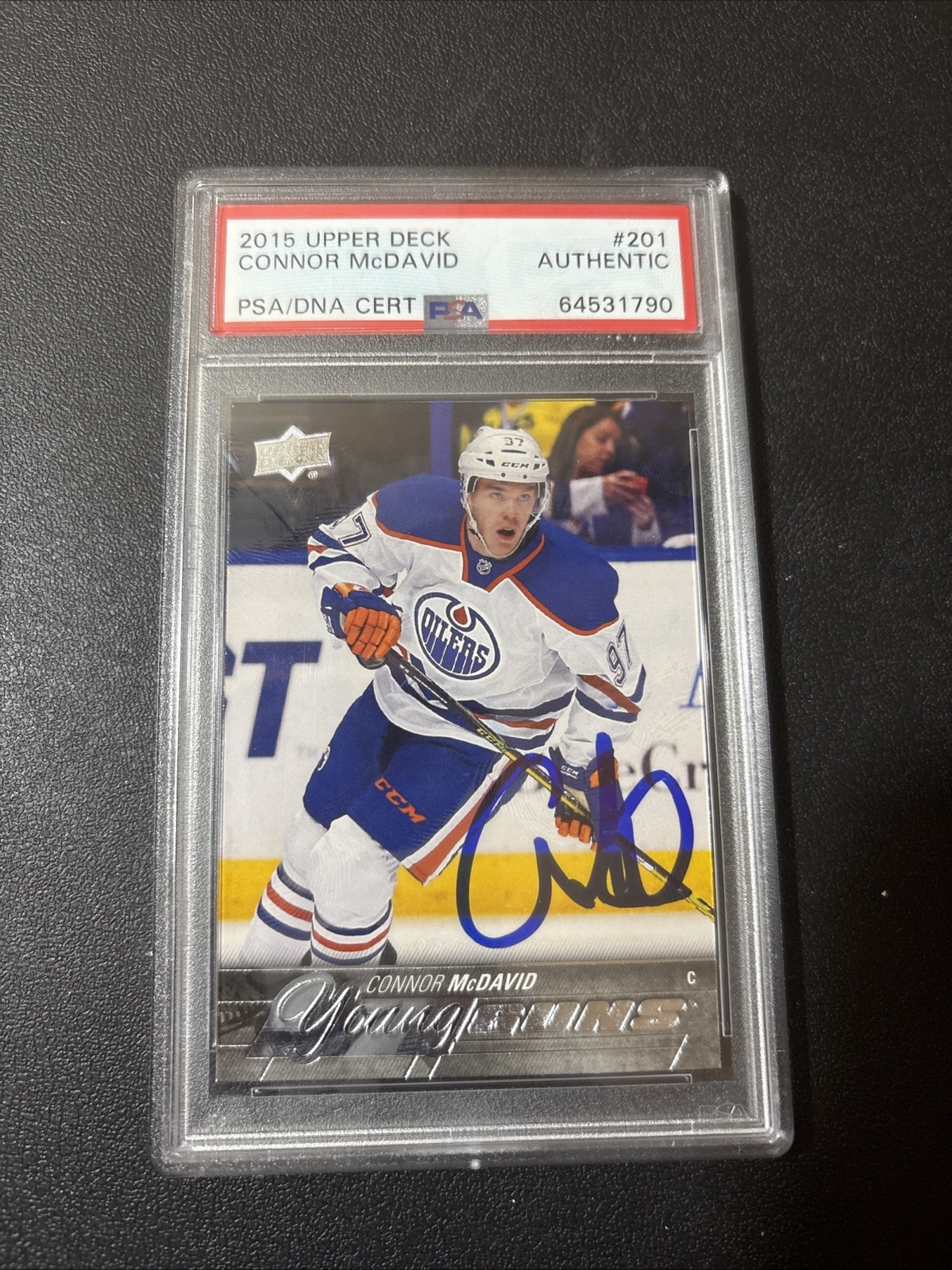CONNOR MCDAVID SIGNED 2015 UPPER DECK YOUNG GUNS ROOKIE CARD AUTO #201 PSA/DNA